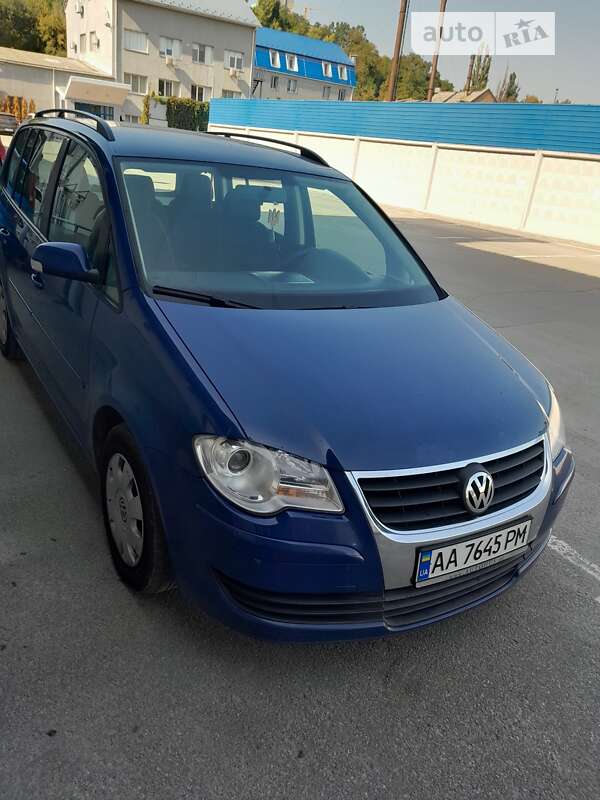 Мінівен Volkswagen Touran