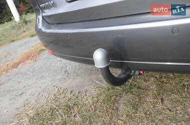 Volkswagen Touran 2011