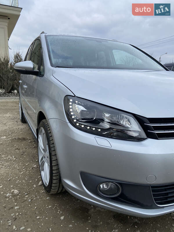 Volkswagen Touran 2010 року в Чернівцях