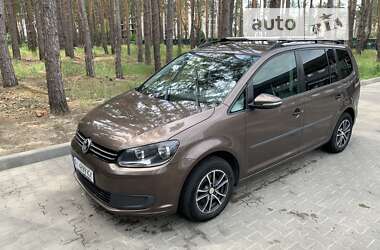 Volkswagen Touran  2015