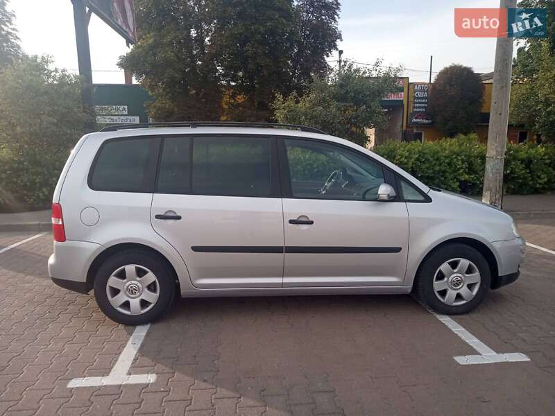 Легковые Volkswagen Touran