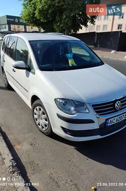 Volkswagen Touran  2010