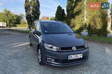 Volkswagen Touran 2016