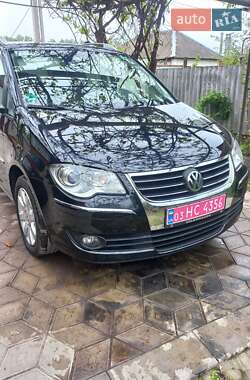 Volkswagen Touran  2010