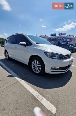 Volkswagen Touran  2016