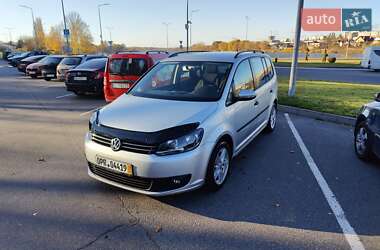 Volkswagen Touran  2014