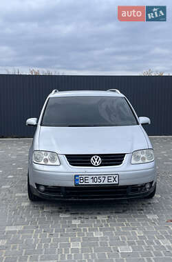 Volkswagen Touran  2004