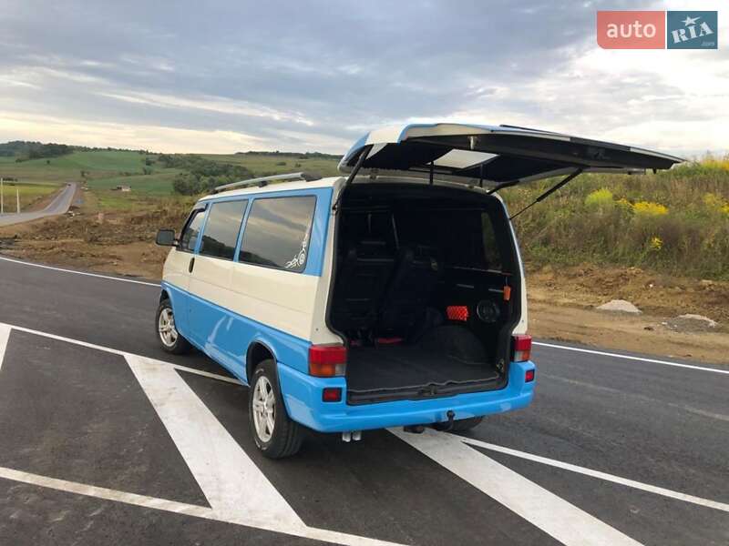 Volkswagen Transporter 2000 року в Чернівцях