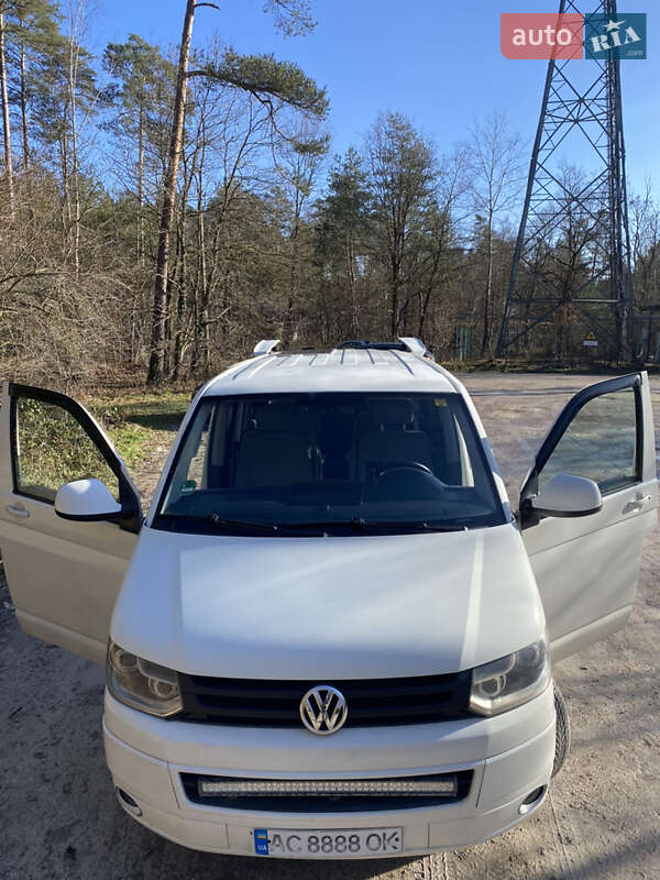 Минивэн Volkswagen Transporter