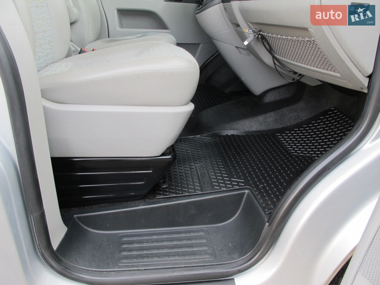 2011 Volkswagen Transporter - мініатюра 3