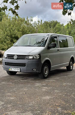 Volkswagen Transporter  2010
