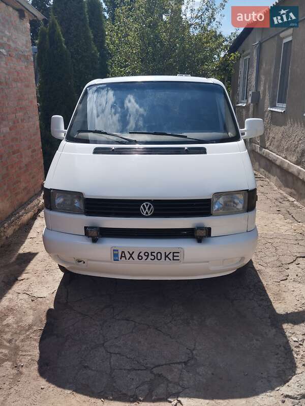 Мінівен Volkswagen Transporter