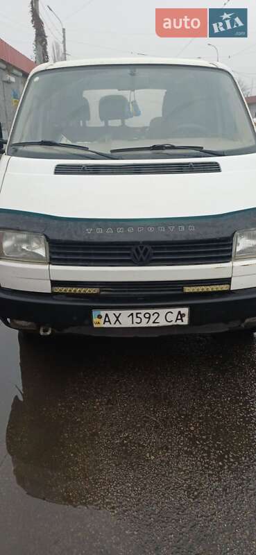 Минивэн Volkswagen Transporter