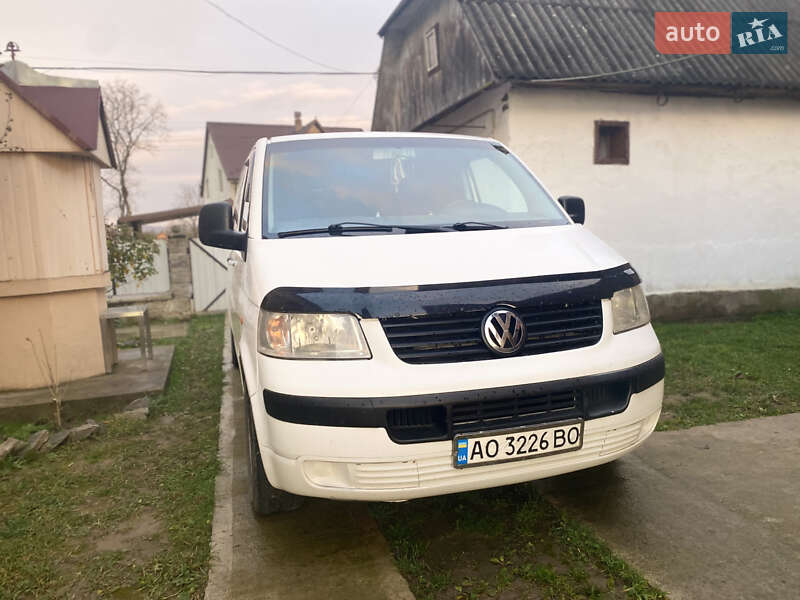 Мінівен Volkswagen Transporter