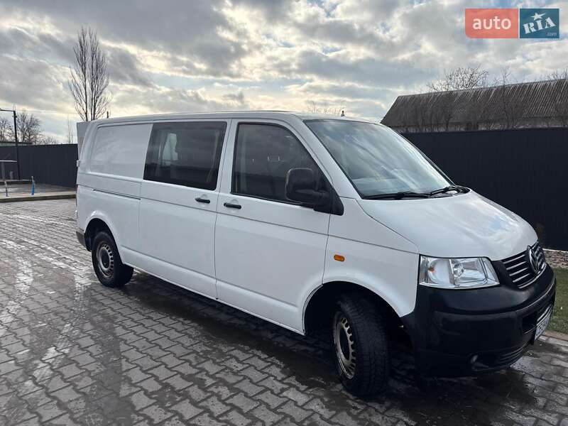 Вантажопасажирський фургон Volkswagen Transporter