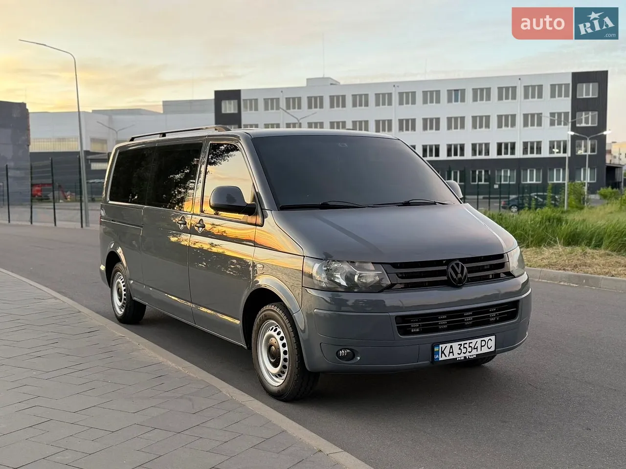 2010 Volkswagen Transporter - фото 1