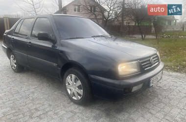 Volkswagen Vento  1992