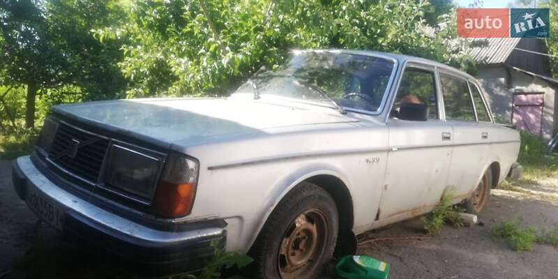 Седан Volvo 244