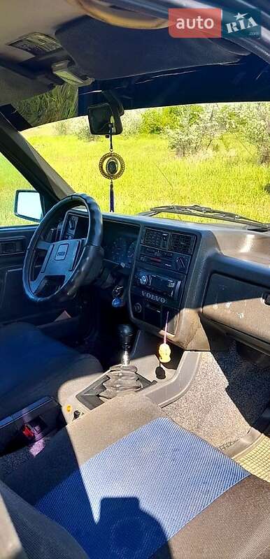 Хэтчбек Volvo 340
