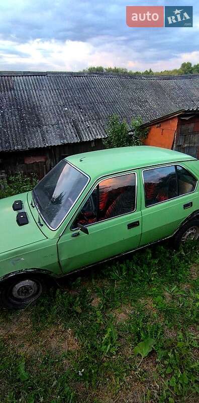 Легкові Volvo 345