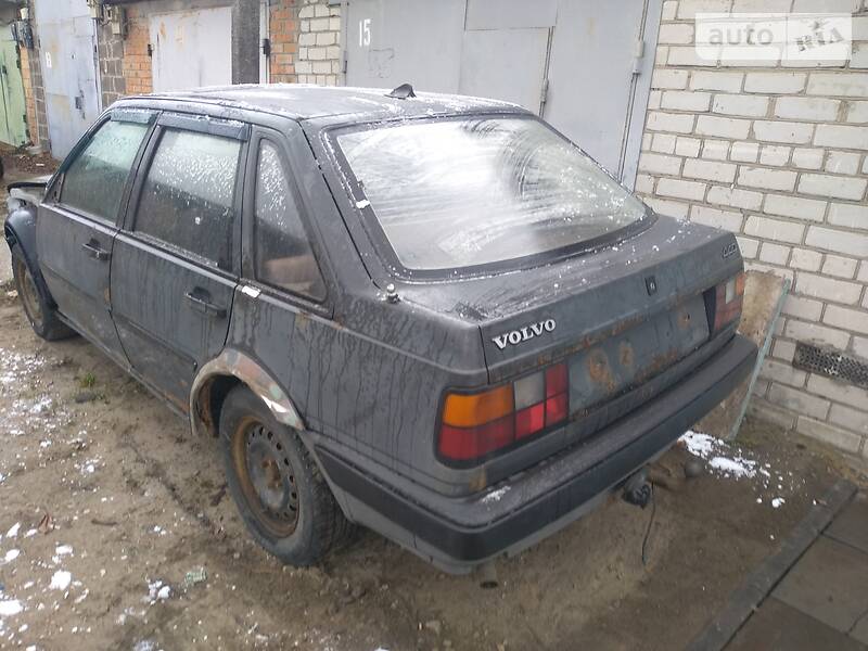 Легковые Volvo 440