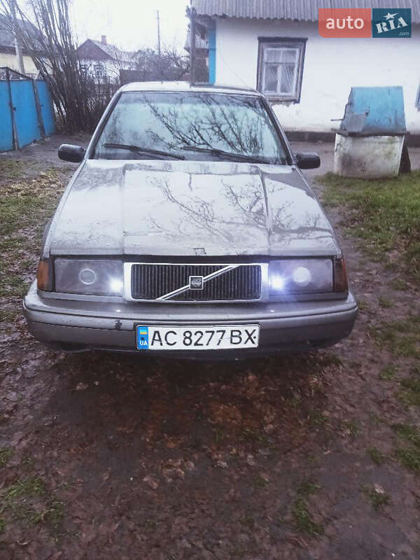 Хэтчбек Volvo 440