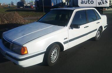 Volvo 460  1990