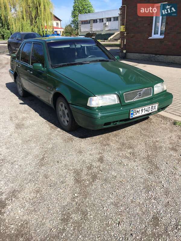 Седан Volvo 460