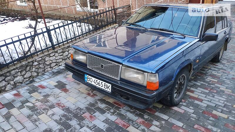 Легковые Volvo 740