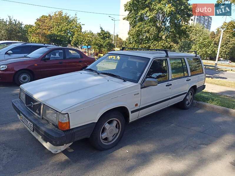 Універсал Volvo 740