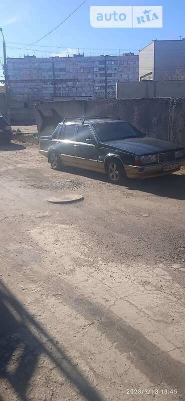 Седан Volvo 760