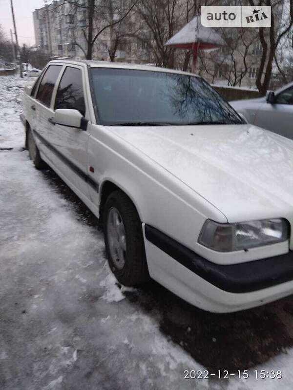 Хетчбек Volvo 850