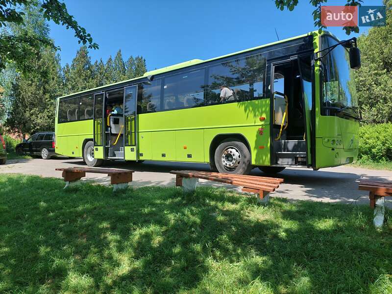 Туристический / Междугородний автобус Volvo 8700