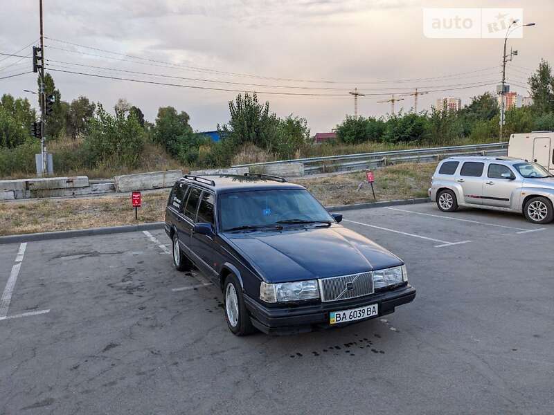 Универсал Volvo 940