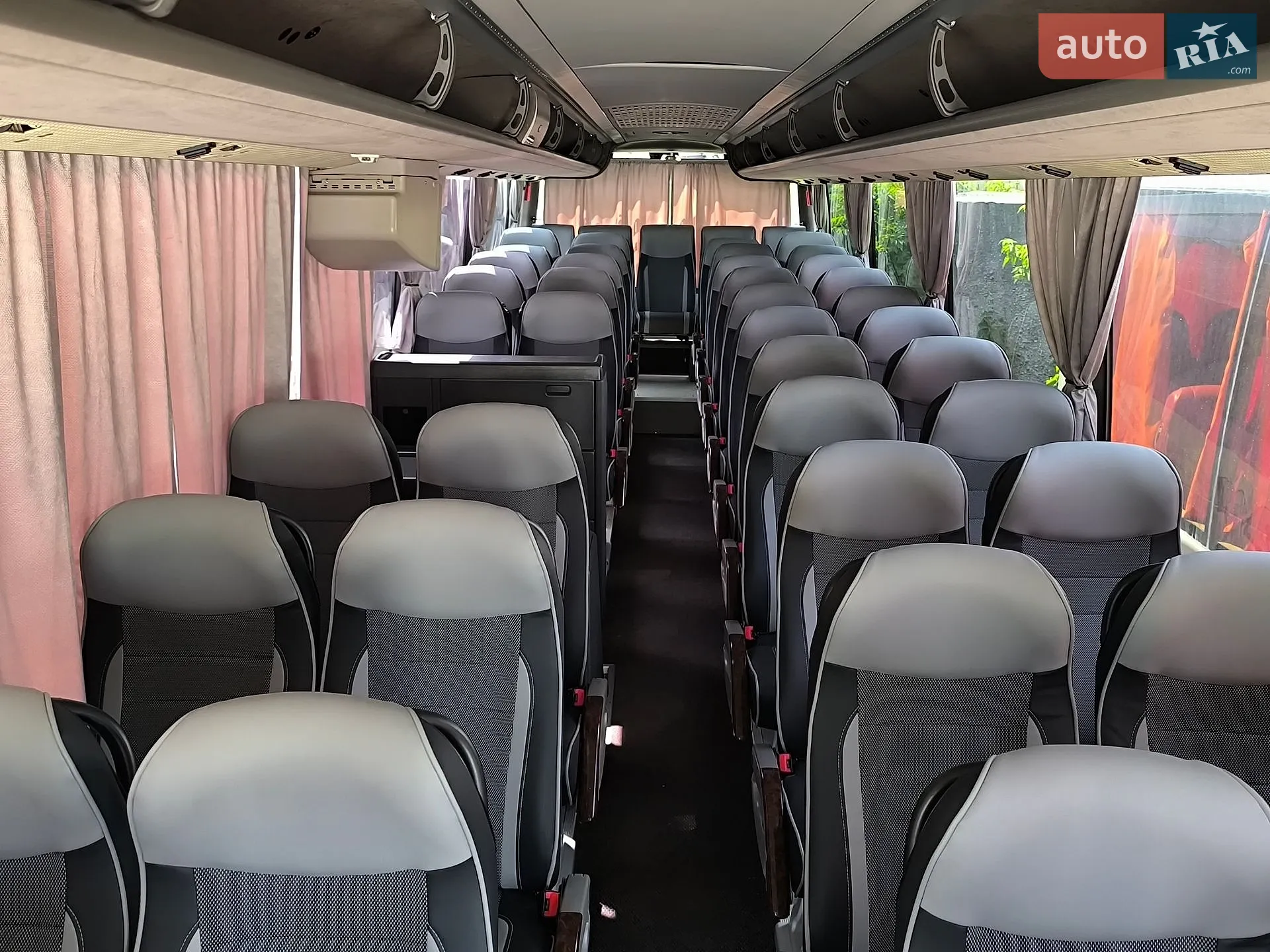 Volvo 9900 2002 VIN YV3R8G11X2A001123 фото оголошення 3 з 5