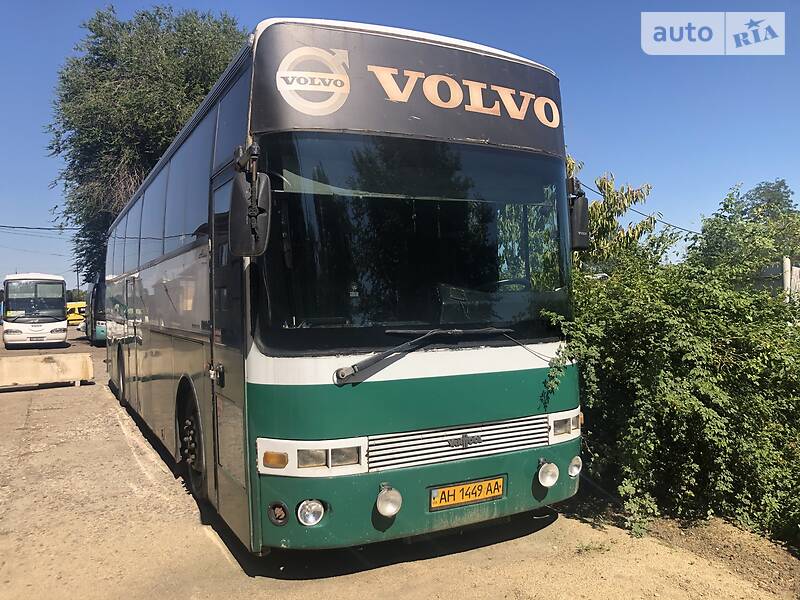 Туристический / Междугородний автобус Volvo B10R