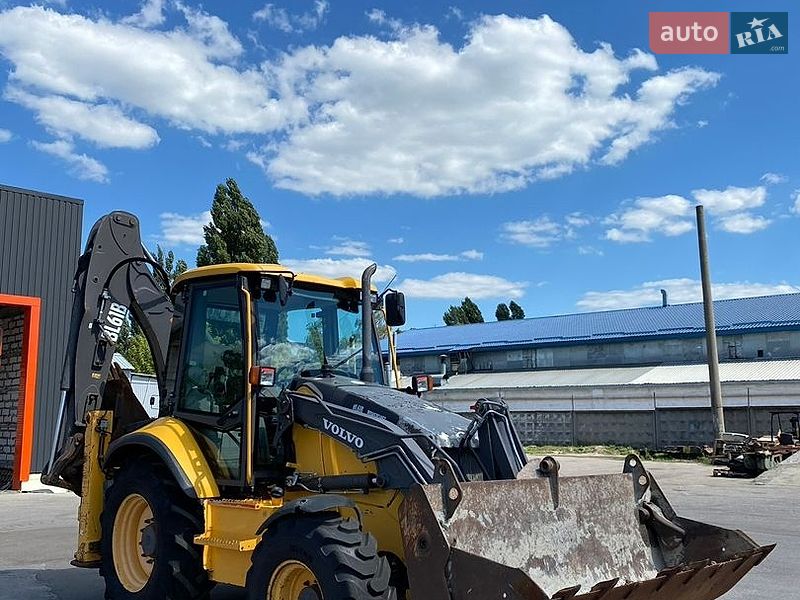 Экскаватор погрузчик Volvo BL 71 2011 в Киеве