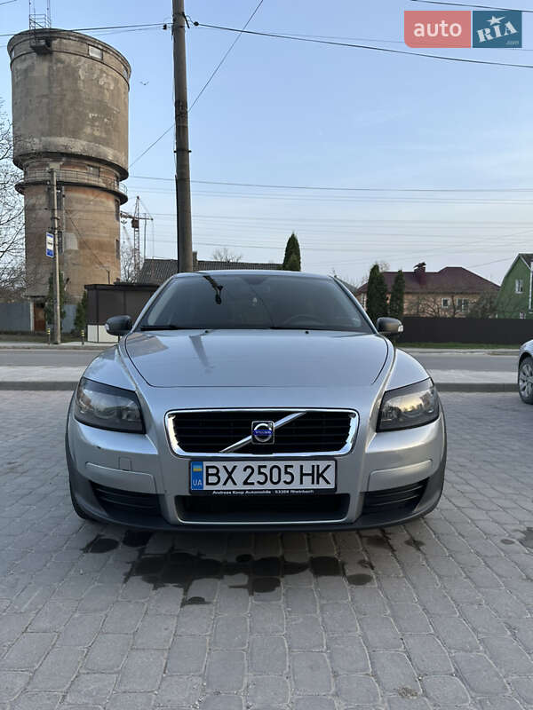 Хетчбек Volvo C30