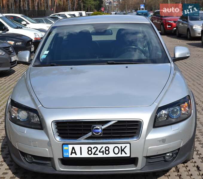 Хэтчбек Volvo C30