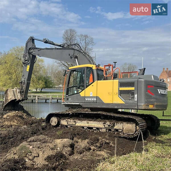 Гусеничний екскаватор Volvo EC 220DL
