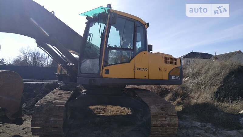 Гусеничний екскаватор Volvo EC 240CL
