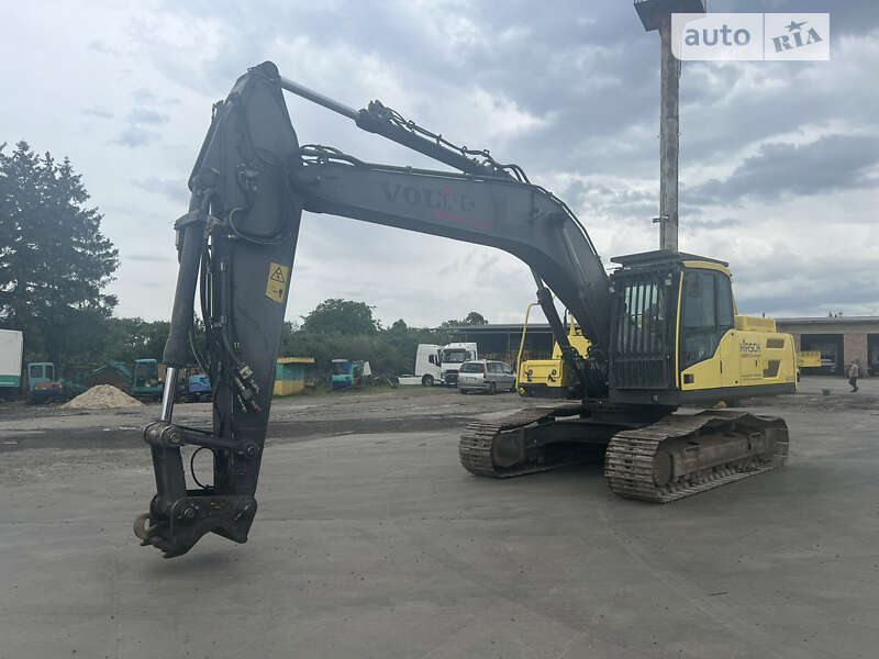 Гусеничний екскаватор Volvo EC 250D