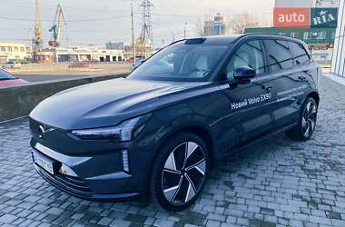 Volvo EX90  2025