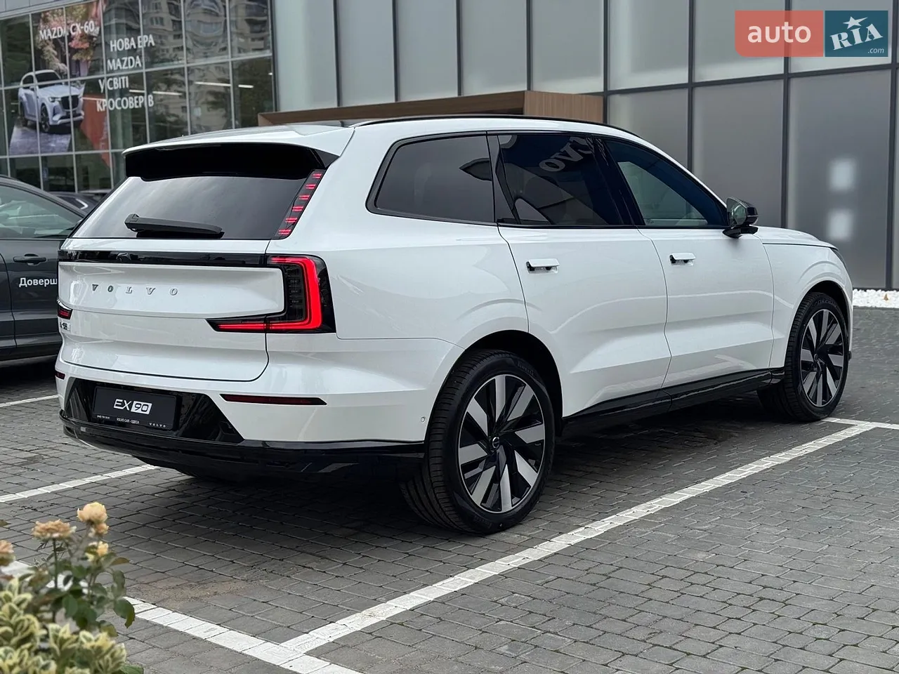 2025 Volvo EX90 - мініатюра 3