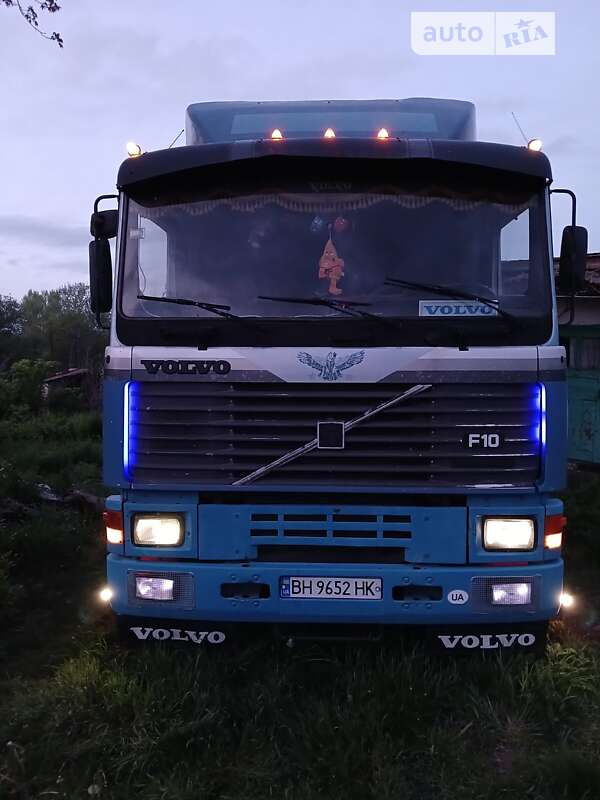 Вантажівки Volvo F10