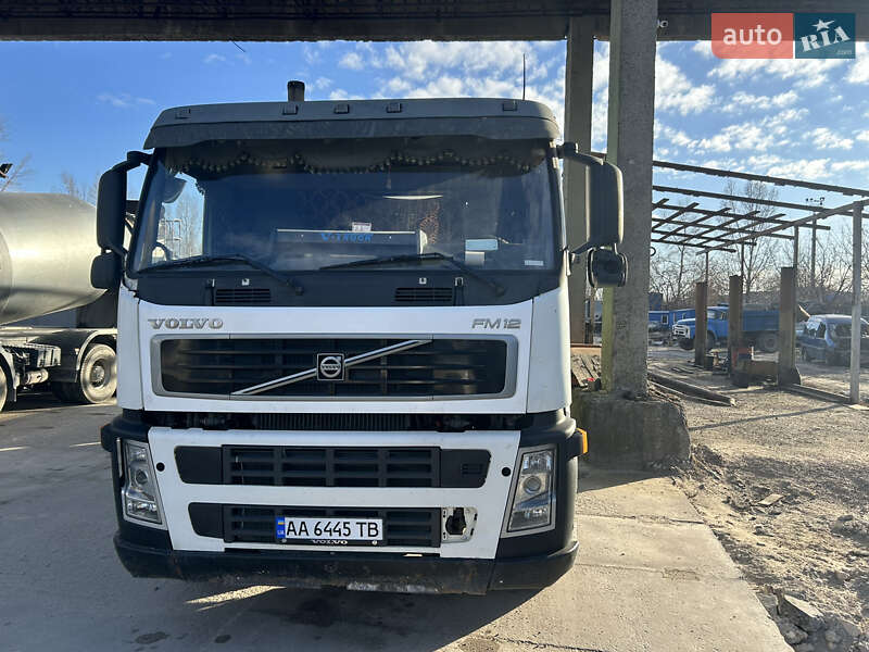 Спецтехніка Volvo FH 12