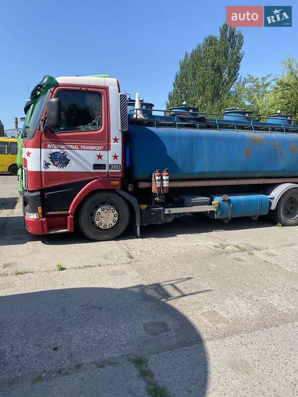 Бензовоз Volvo FH 12