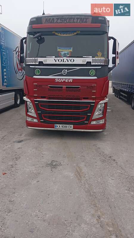 Тягач Volvo FH 13