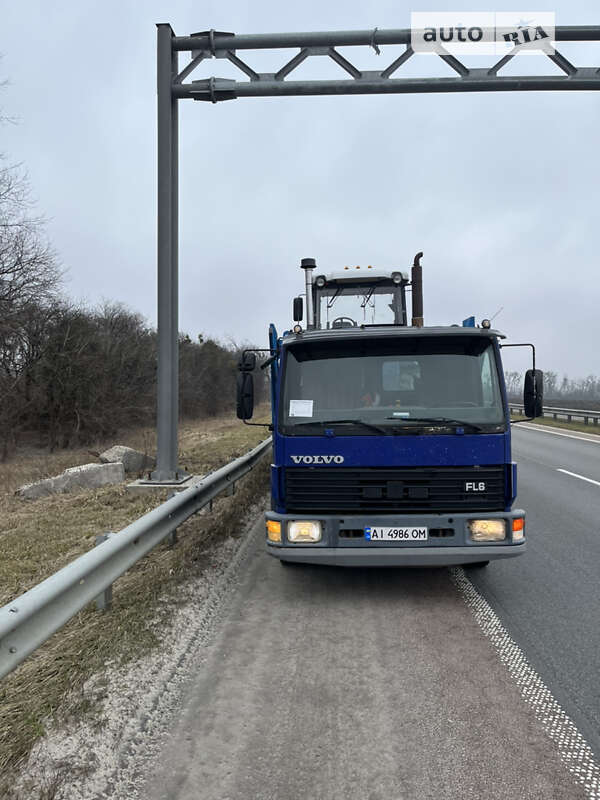 Спецтехника Volvo FL 12