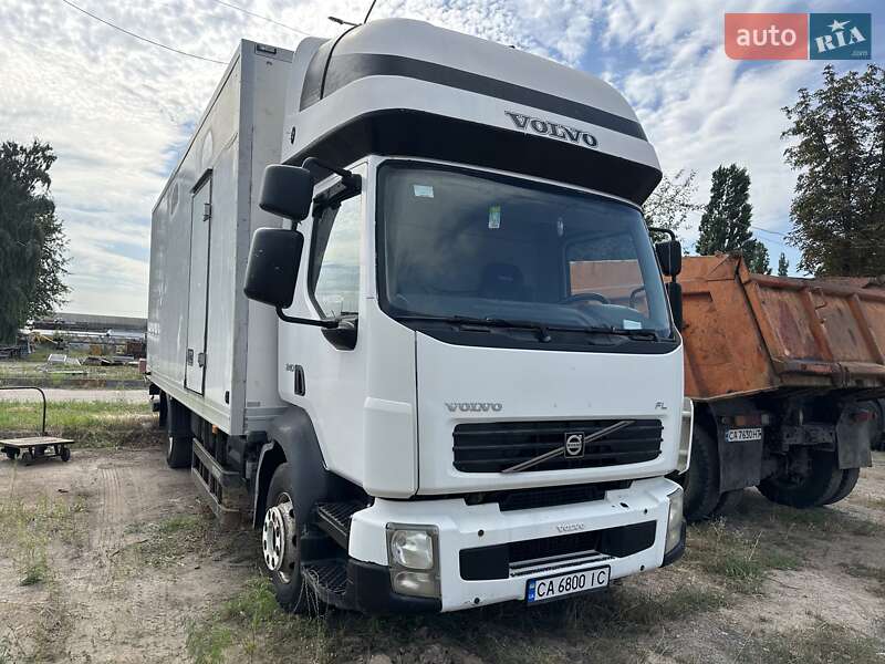 Вантажний фургон Volvo FL 7